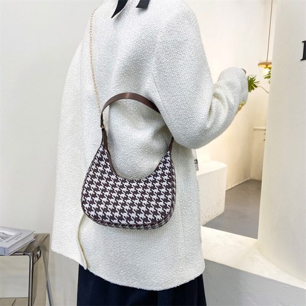 New Korean Version Houndstooth Grid Red Contrast Retro Chessboard Grid Staff Armpit Crescent Pouch Hand Shoulder Bag for Women - Image 3