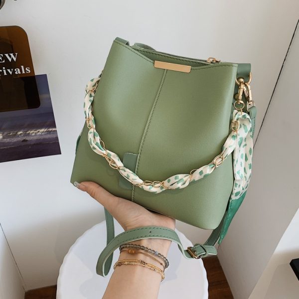 Popular Large-capacity Bucket Bag for Women 2022 New Fashion Messenger Bag Niche Casual Commuter Shoulder Bag Designer Bag - Image 2