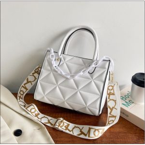 Simple Portable Large-capacity Bag Women's Bag Popular New Trendy Fashion Messenger Bag Western Style Rhombus Shoulder Bag