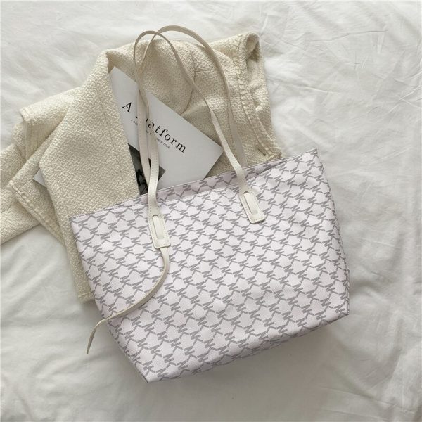 Textured Women's Tote Bag 2022 Early Autumn New Shoulder Bag Korean Fashion Letter Big Bag Simple Trend Shoulder Bag